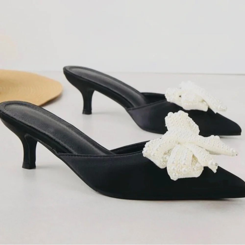 Pearl Bow Design Kitten Heels - Picture 3 of 5